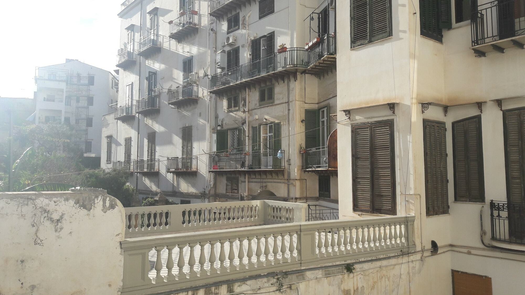 Dimora Centrowell Hotel Palermo Exterior photo